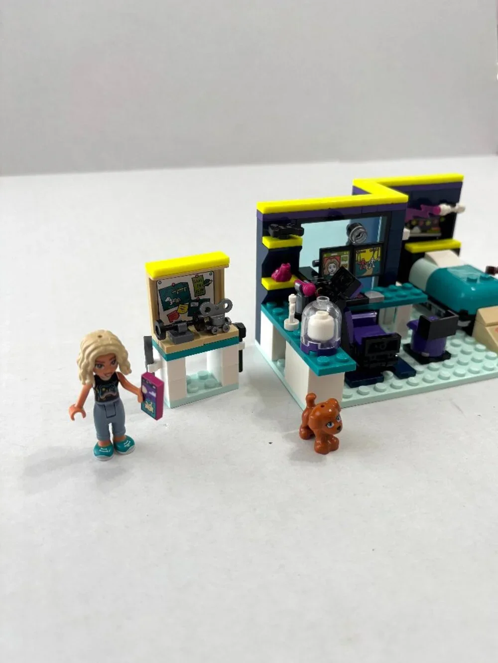 Lego Friends Nova's Room #41755 RETIRED SET